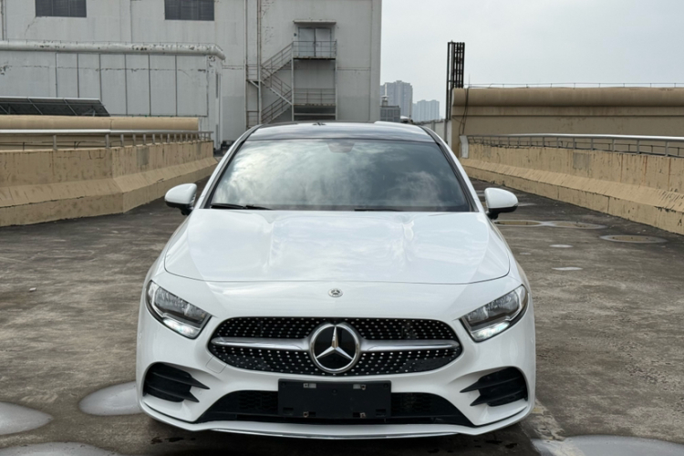 奔驰A级 2021款 A 180 L 运动轿车车身外观6001