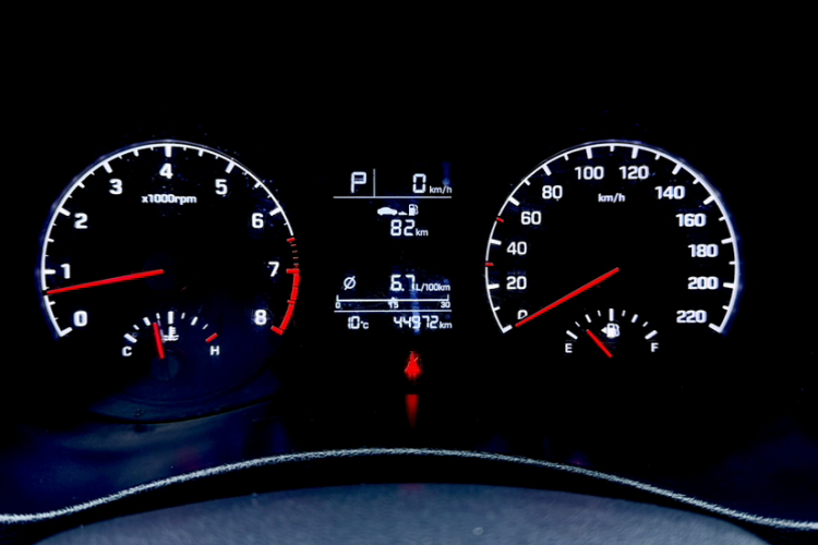 现代 悦纳 2016款 1.4L 自动炫酷版GLS中控内饰15