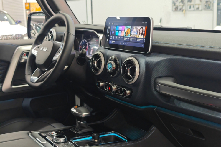 北京越野 北京BJ40 2024款 2.0T 城市猎人荣耀版中控内饰7002