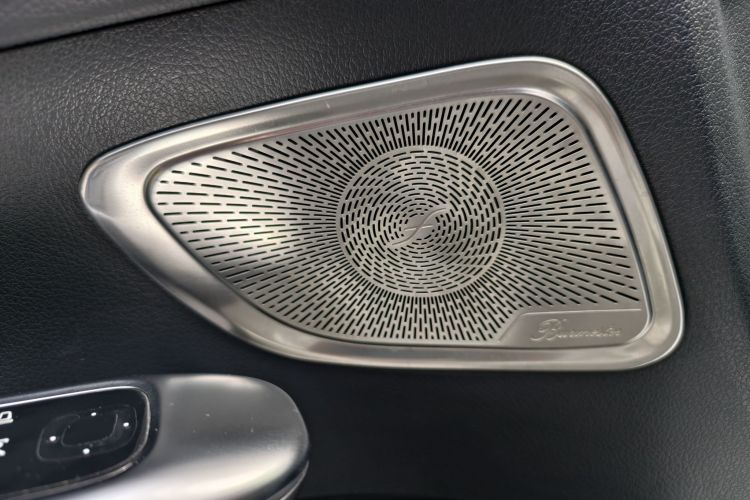 奔驰C级 2022款 改款 C 260 L 运动版中控内饰7011