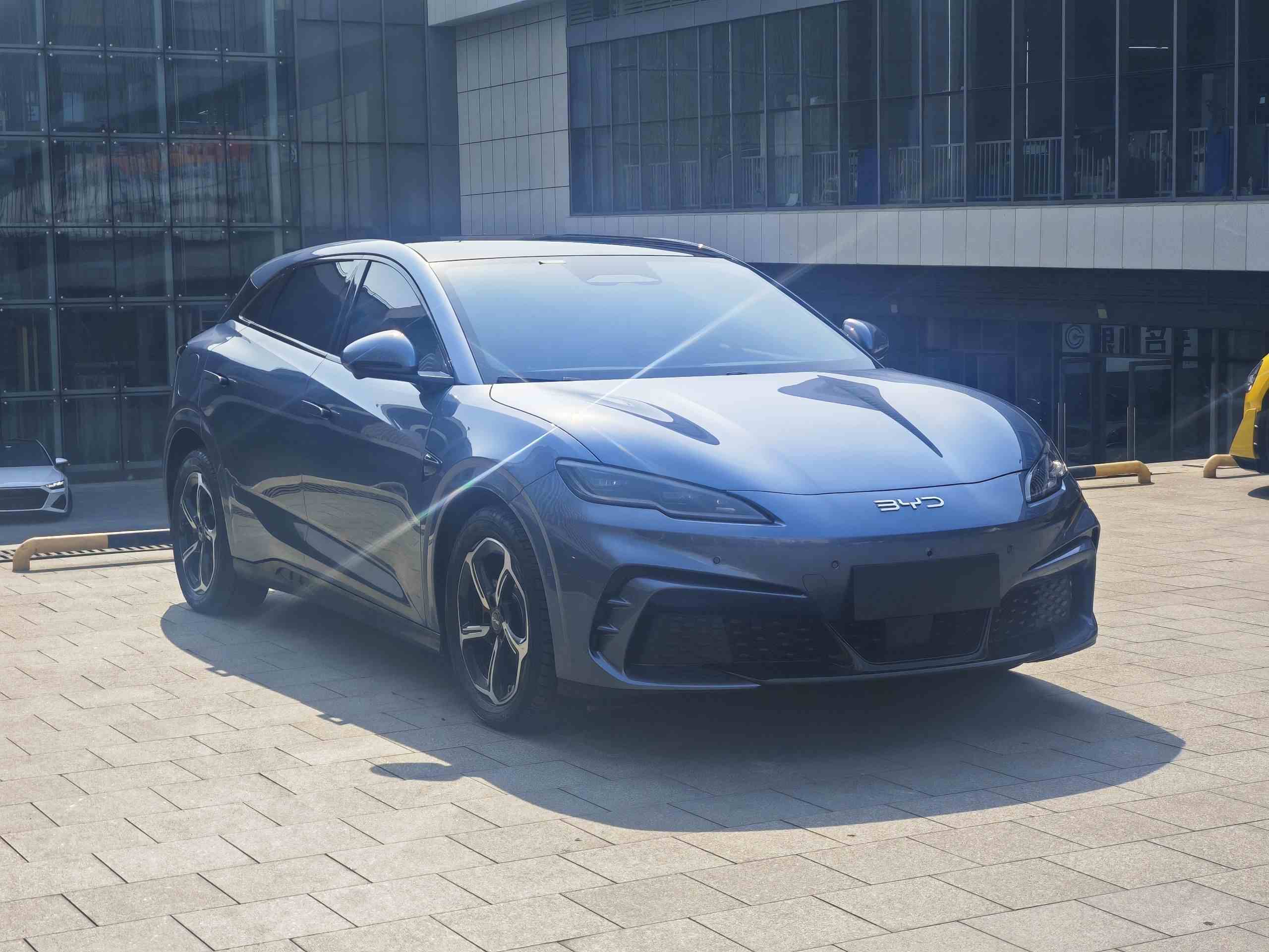 比亚迪 海豹06GT 2025款 智驾版 605热浪版(3)