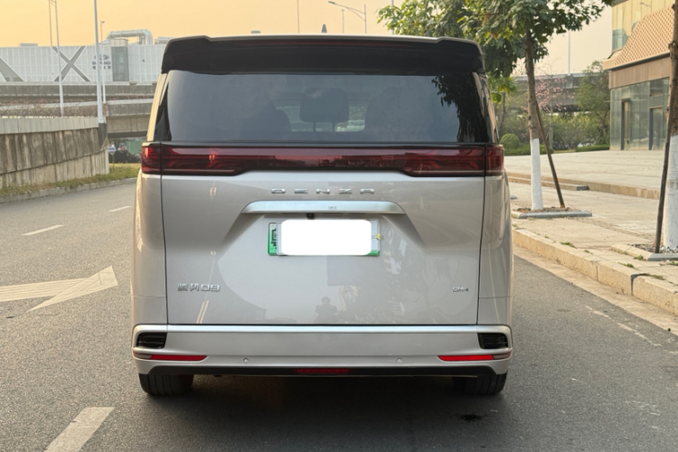 腾势D9 2022款 DM-i 1040 尊贵型车身外观6003