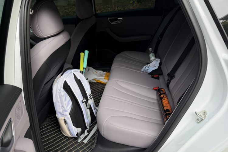 荣威M7 DMH 2025款 160km舒享版中控内饰7003