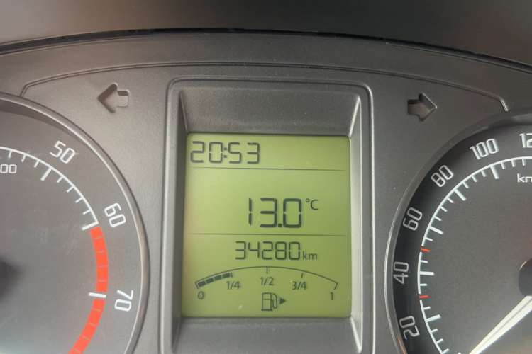 斯柯达 晶锐 2014款 1.4L 手动晶致版中控内饰15