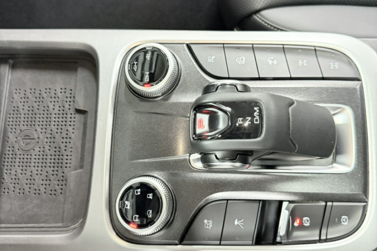 坦克300 2024款 2.0T 征服者局部细节18