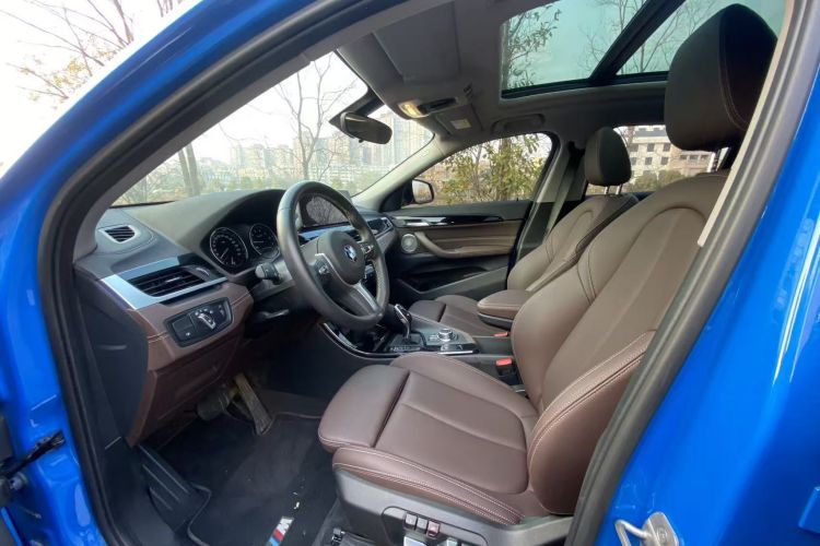 宝马X2 2023款 sDrive25i M运动曜夜版中控内饰7006