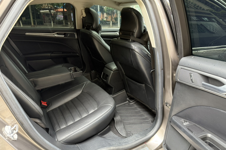 福特 蒙迪欧 2017款 EcoBoost 200 时尚型中控内饰7004