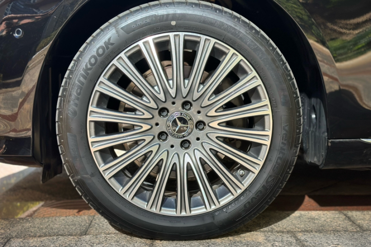 奔驰E级 2023款 改款 E 300 L 时尚型车身外观6003