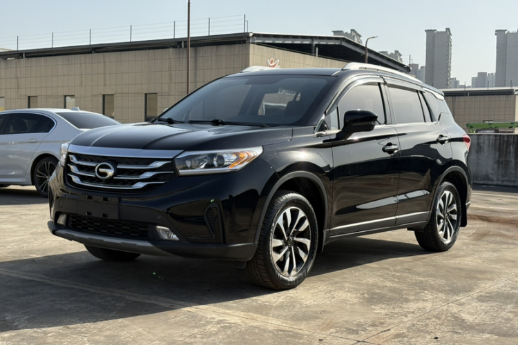 广汽传祺 传祺GS4 2018款 235T 手动两驱精英版车身外观1