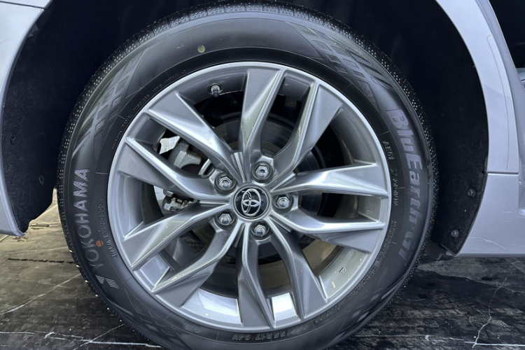 丰田 亚洲龙 2019款 2.0L 豪华版 国VI车身外观6008