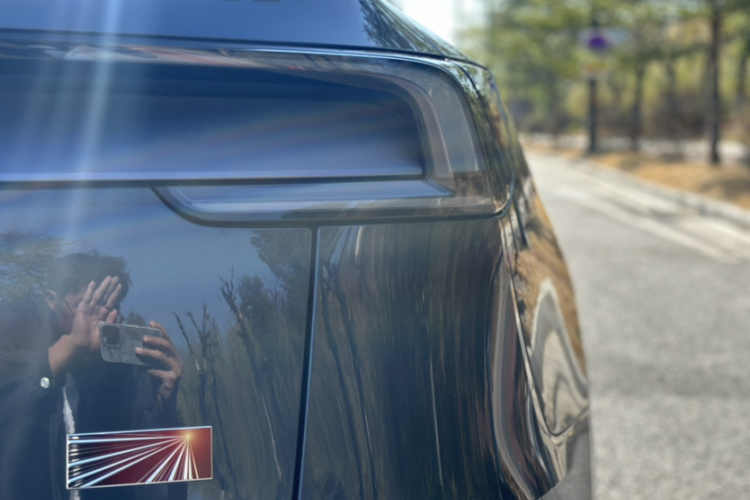 特斯拉 Model Y 2025款 后轮驱动版车身外观6010