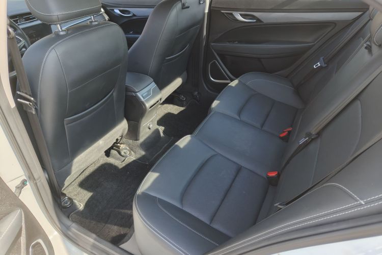 吉利汽车 帝豪 2021款 UP 1.5L CVT豪华型中控内饰7008