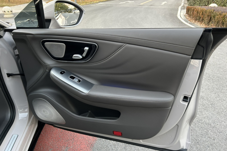 飞凡汽车 飞凡F7 2023款 改款 性能Pro版中控内饰7005