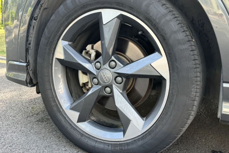 奥迪Q3 2020款 35 TFSI 时尚动感型车身外观6007