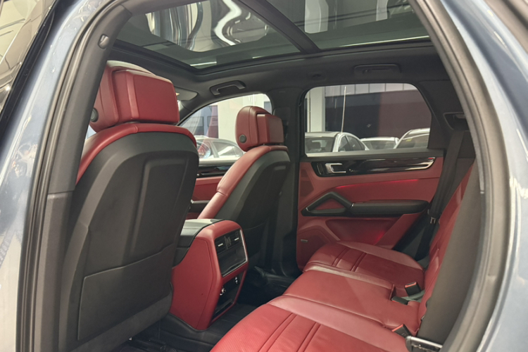 保时捷 2019款 Cayenne 3.0T中控内饰7003