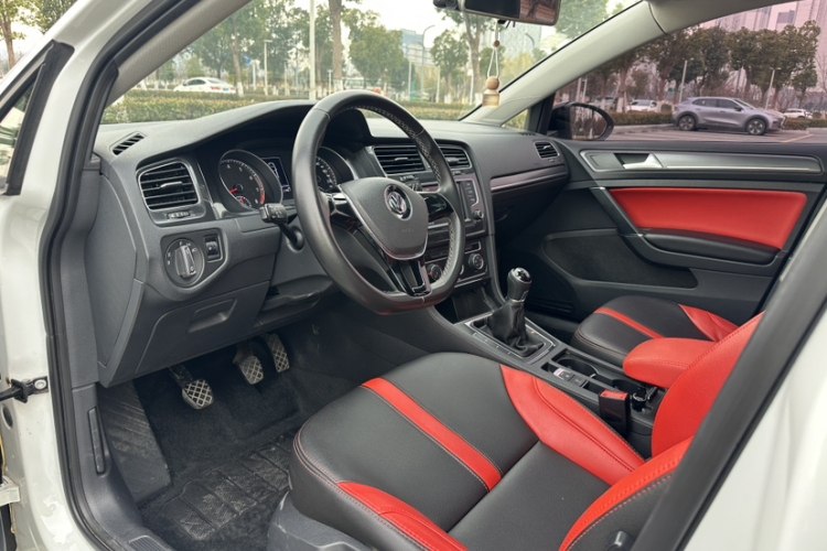 大众 高尔夫 2017款 230TSI 手动舒适百万辆纪念版中控内饰7003