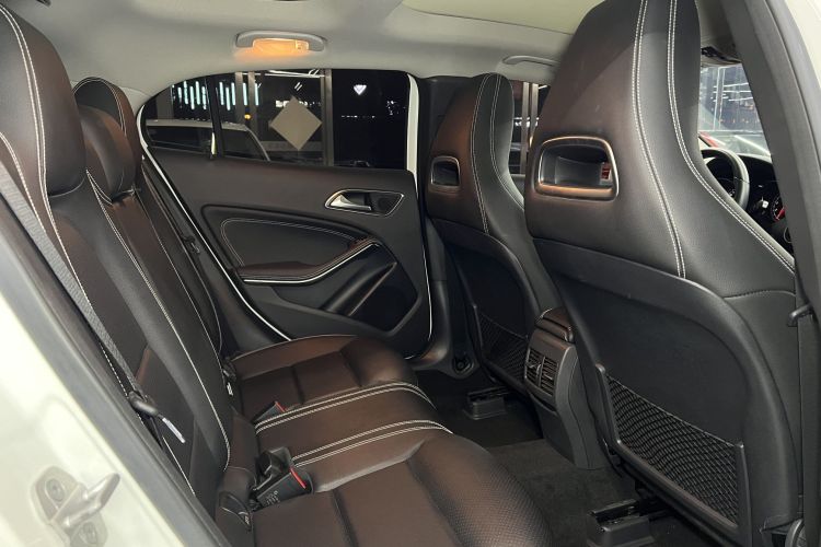 奔驰GLA 2017款 GLA 200 时尚型中控内饰7004