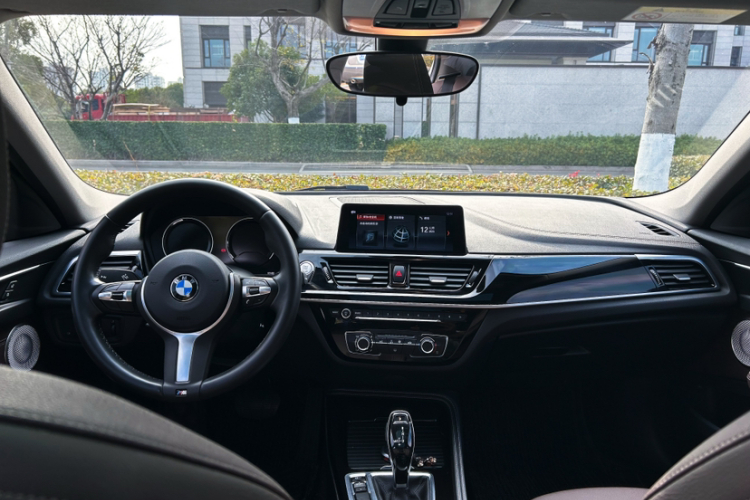 宝马1系 2021款 120i M运动曜夜版中控内饰7003
