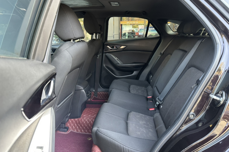 马自达CX-4 2021款 2.0L 自动两驱蓝天活力版中控内饰7011