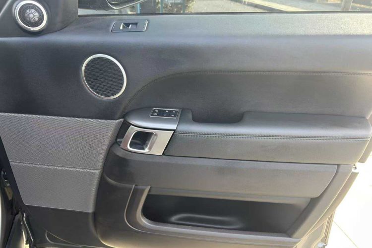 路虎 揽胜运动版 2017款 3.0 SC V6 SE中控内饰7006