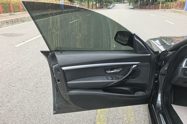 宝马3系GT 2019款 320i M运动套装中控内饰7006