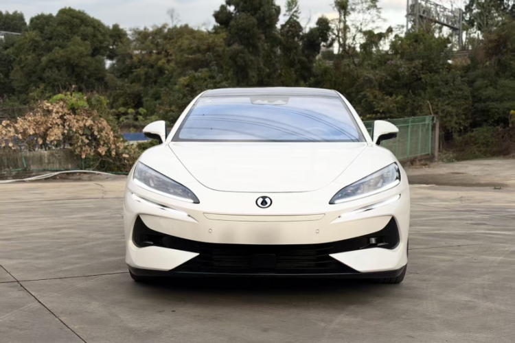 腾势Z9GT 2024款 1100四驱Ultra版车身外观6005