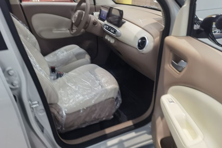 五菱汽车 宏光MINIEV 2025款 四门版 臻享+款中控内饰7005