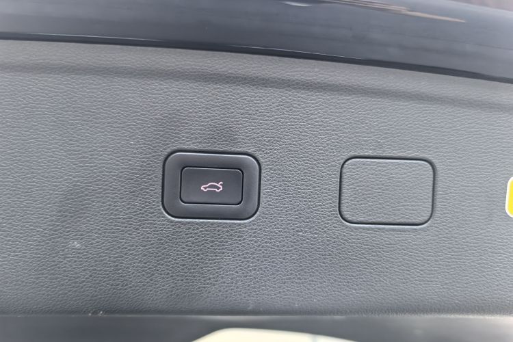 红旗HS7 2019款 3.0T 自动四驱智联旗畅版中控内饰7014