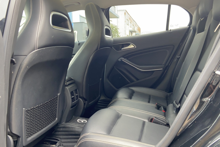 奔驰GLA 2016款 GLA 200 时尚型中控内饰7001