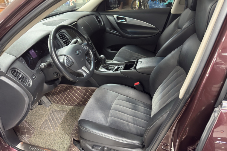 英菲尼迪QX50 2015款 2.5L 舒适版中控内饰7004