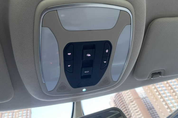 众泰T700 2017款 1.8T 双离合尊享型局部细节9012