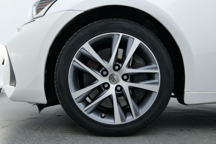 雷克萨斯IS 2017款 300 领先版车身外观6008