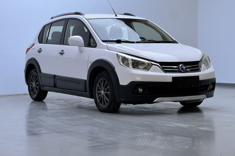 启辰R50X 2015款 1.6L 自动潮流版车身外观6004