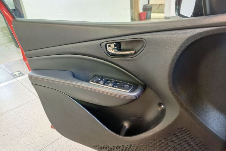 菲亚特 致悦 2014款 1.4T 自动运动版中控内饰7006