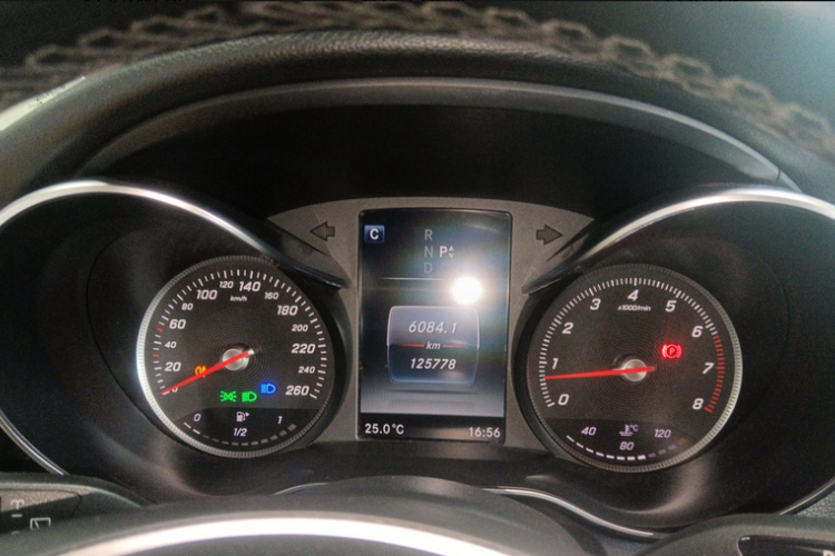 奔驰C级(进口) 2017款 C 200 旅行轿车中控内饰15