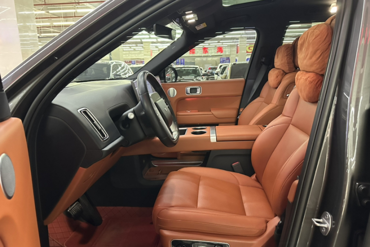 理想汽车 理想L8 2023款 Max中控内饰7006