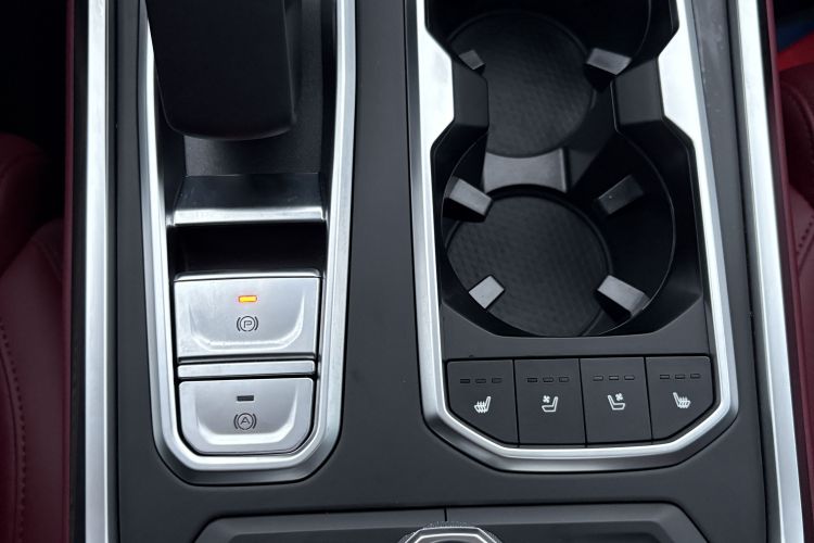 坦克400新能源 2024款 Hi4-T 越野版中控内饰7011