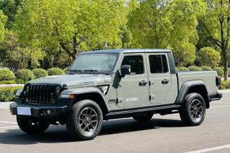 Jeep 角斗士 2022款 3.6L 先行版