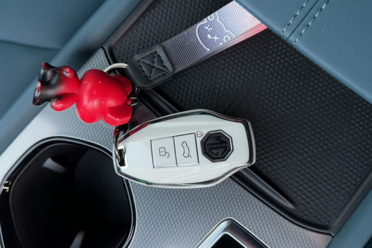 名爵 MG7 2023款 2.0T 自动猎美奢享版中控内饰7001