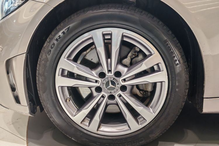 奔驰C级 2020款 改款 C 200 L 时尚型运动版局部细节9001