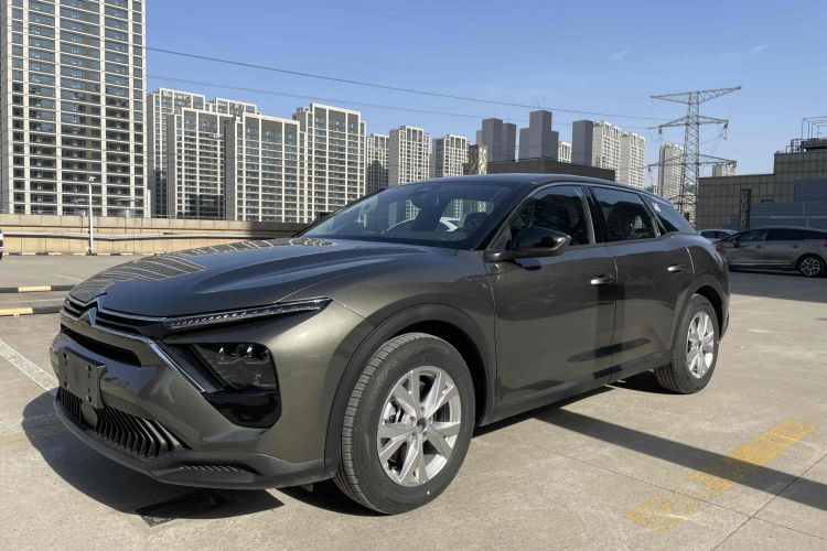 雪铁龙 凡尔赛C5 X 2024款 1.6T 享不凡车身外观1