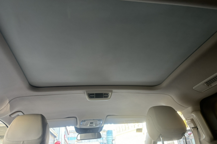 奔驰V级 2018款 V 260 L 尊贵加长版 国VI中控内饰7007