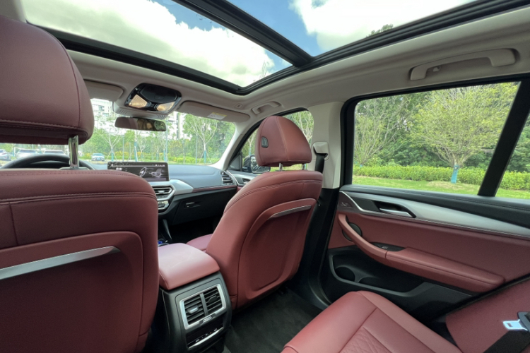 宝马iX3 2023款 创领型中控内饰7005