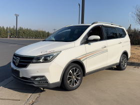 宝骏730 2017款 1.5T 手动尊享型 7座