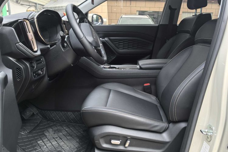 五菱汽车 五菱星云 2023款 2.0L DHT 旗舰版车身外观6009