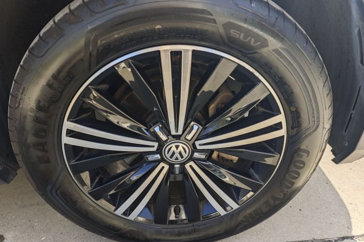 大众 途观L 2019款 330TSI 自动两驱风尚版 国V车身外观6008