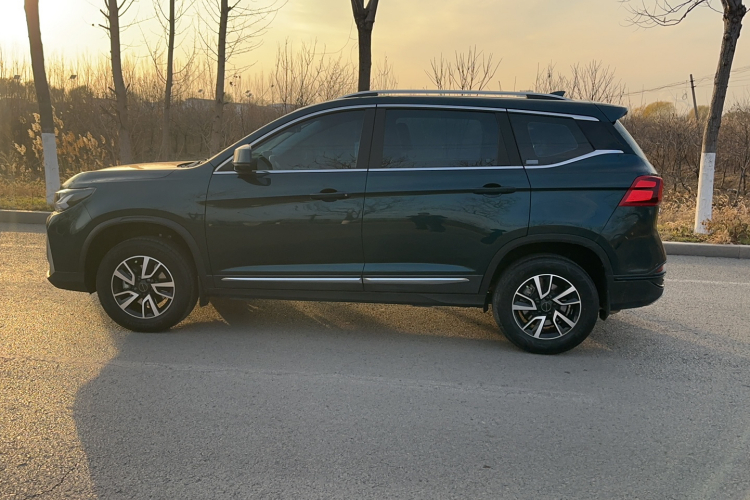 东风风行 风行T5 2023款 盛世款 1.6L 手动筑梦版 五座车身外观6007