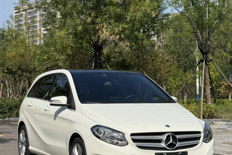 奔驰B级 2017款 B 200 动感型车身外观6004