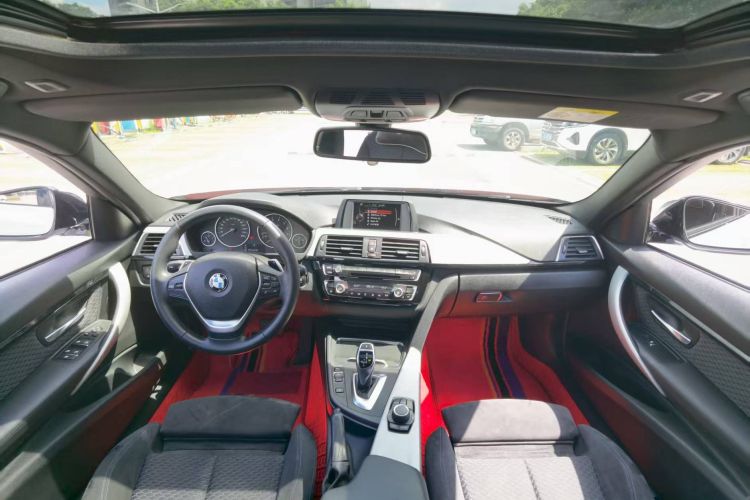 宝马3系 2017款 320i M运动型中控内饰7007