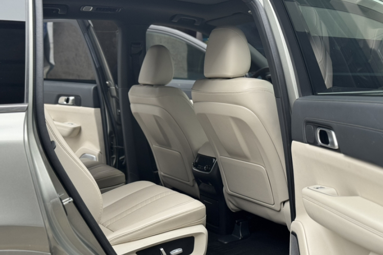 理想汽车 理想ONE 2020款 增程6座版中控内饰7001